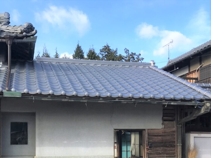 名張市のE様邸で日本瓦の葺き替え工事をしました