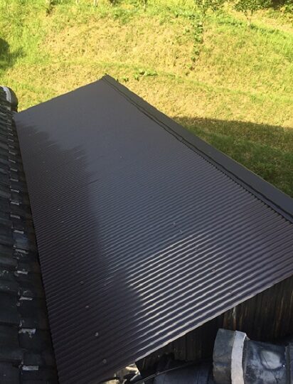 伊賀市で雨漏りをした波トタン屋根の張替え工事をしました