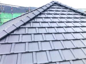 名張市でボロボロになった屋根の葺き替え工事をしました。